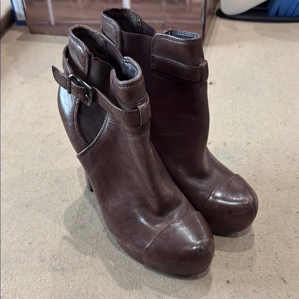 Gianni Bini Elegant Brown Ankle Boots- 5 inch heel